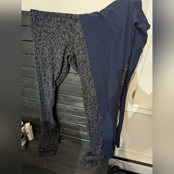 Lululemon Align Leggings (2) Size 8 - Picture 3 of 3